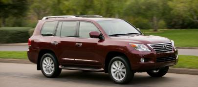 Lexus LX 570 (2010) - picture 28 of 63