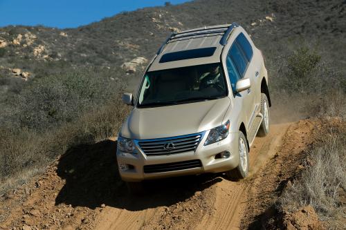 Lexus LX 570 (2010) - picture 33 of 63