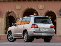 Lexus LX 570 (2010) - picture 13 of 63