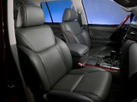 Lexus LX 570 (2010) - picture 53 of 63