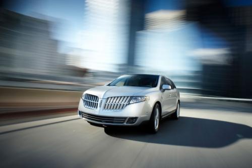 Lincoln MKT (2010) - picture 1 of 25