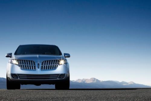 Lincoln MKT (2010) - picture 9 of 25