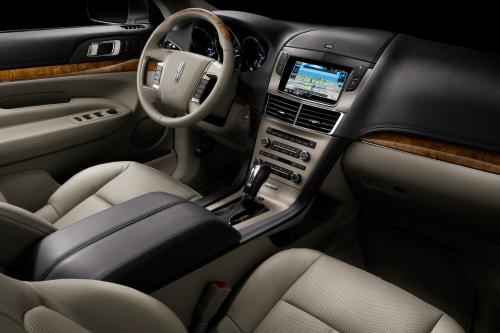 Lincoln MKT (2010) - picture 24 of 25