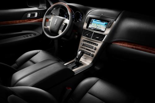 Lincoln MKT (2010) - picture 25 of 25