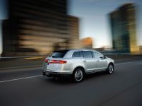 Lincoln MKT (2010) - picture 13 of 25