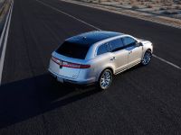 Lincoln MKT (2010) - picture 14 of 25