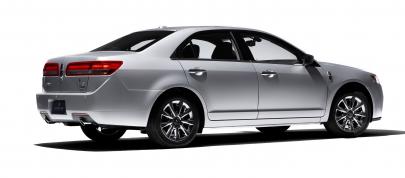 Lincoln MKZ (2010) - picture 15 of 18
