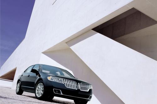Lincoln MKZ (2010) - picture 8 of 18