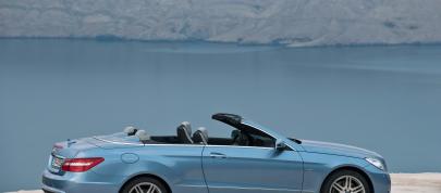 Mercedes-Benz E-Class Cabriolet (2010) - picture 4 of 52