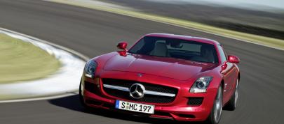 Mercedes-Benz SLS AMG (2010) - picture 12 of 36