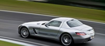 Mercedes-Benz SLS AMG (2010) - picture 20 of 36