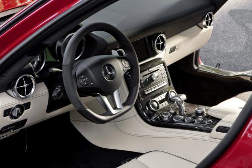 Mercedes-Benz SLS AMG (2010) - picture 33 of 36