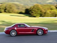 Mercedes-Benz SLS AMG (2010) - picture 11 of 36