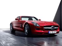 Mercedes-Benz SLS AMG (2010) - picture 1 of 36