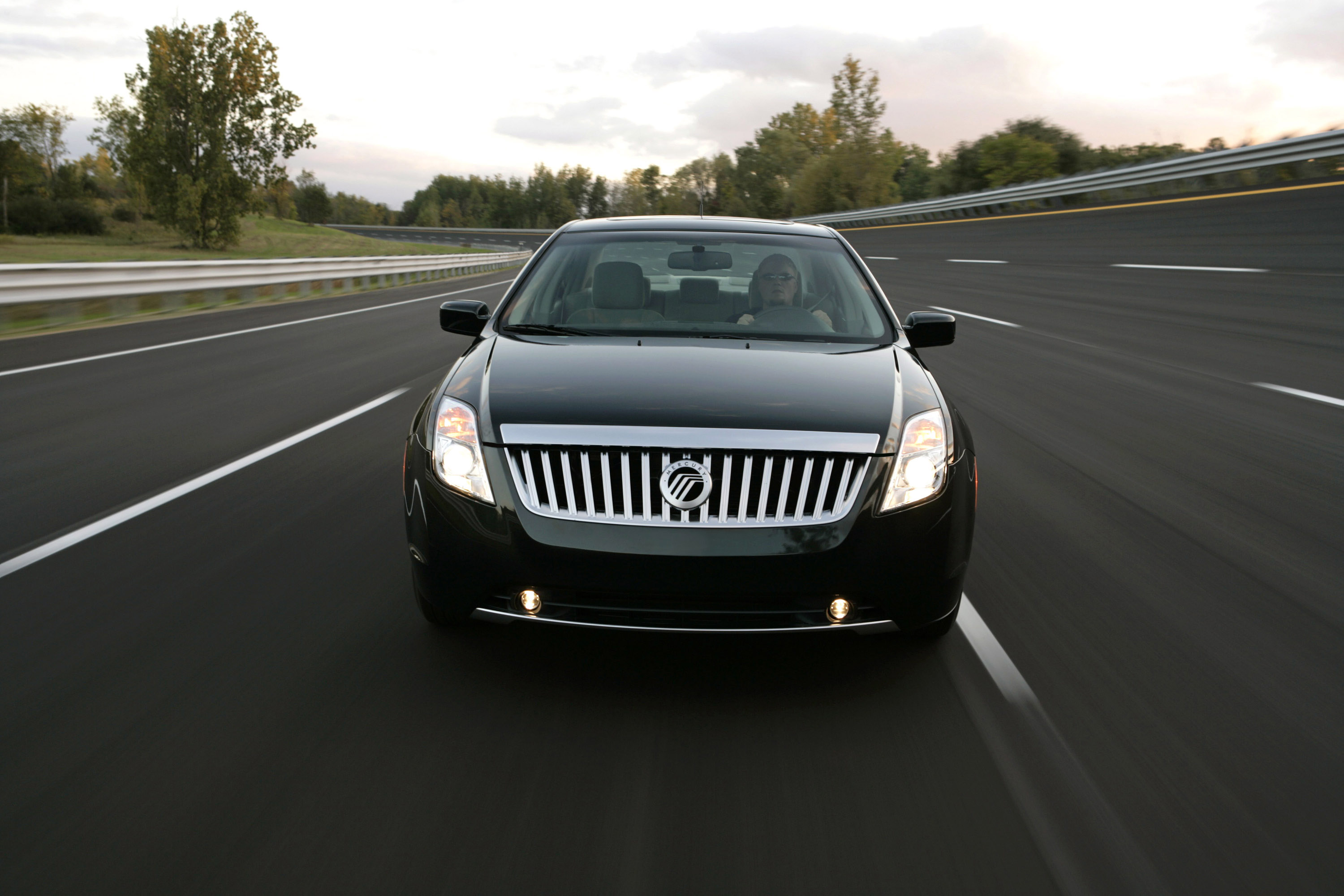 Сколько стоит марка машины. Mercury Milan 2010. Mercury Milan Hybrid. Марка машины Меркури. Mercury auto 2010.