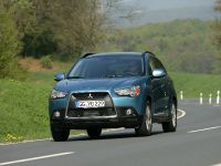 Mitsubishi ASX (2010) - picture 1 of 3