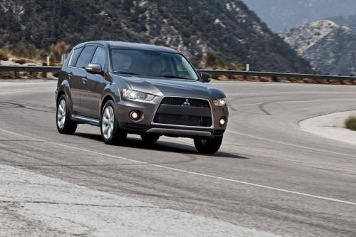 Mitsubishi Outlander GT (2010) - picture 8 of 32