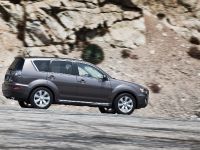 Mitsubishi Outlander GT (2010) - picture 6 of 32