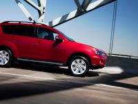 Mitsubishi Outlander SE (2010) - picture 2 of 23