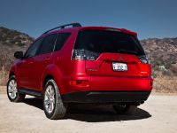 Mitsubishi Outlander SE (2010) - picture 11 of 23