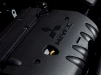 Mitsubishi Outlander SE (2010) - picture 19 of 23