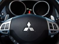 Mitsubishi Outlander SE (2010) - picture 21 of 23