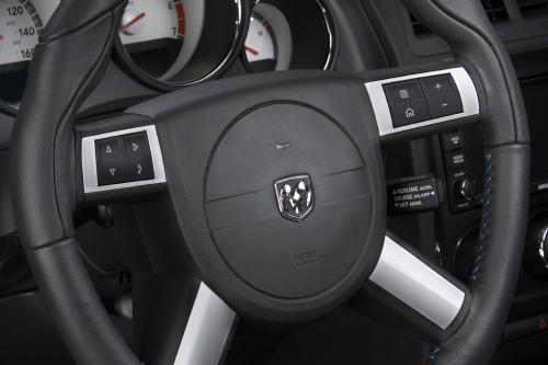 Mopar Challenger (2010) - picture 9 of 16
