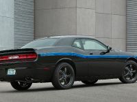 Mopar Challenger (2010) - picture 2 of 16