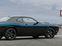 Mopar Challenger (2010) - picture 4 of 16