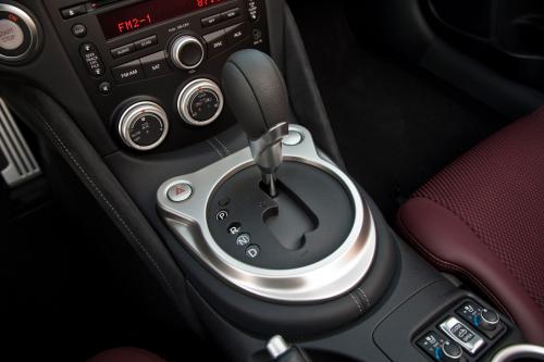 Nissan 370Z Roadster (2010) - picture 8 of 20