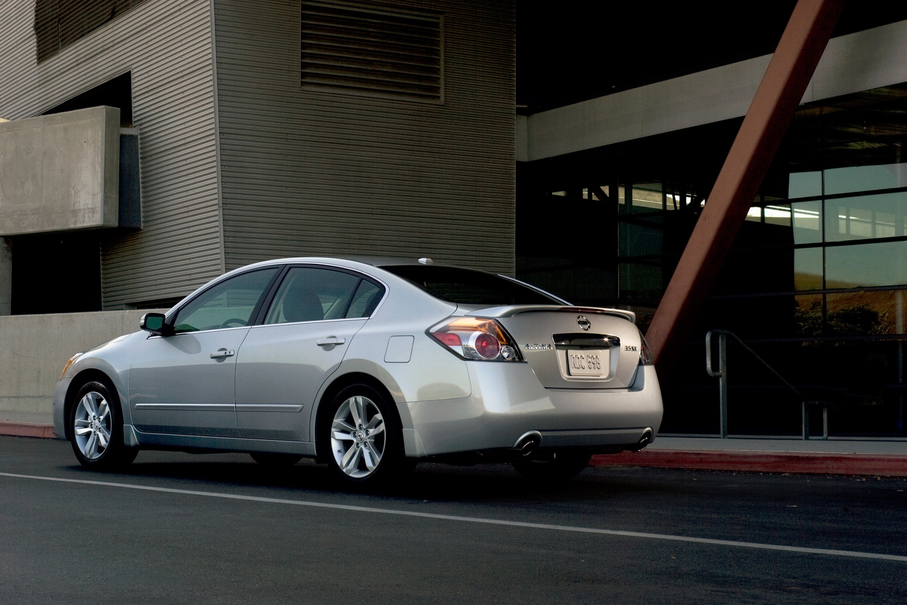 Nissan Altima Sedan