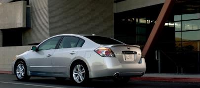 Nissan Altima Sedan (2010) - picture 4 of 50