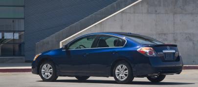 Nissan Altima Sedan (2010) - picture 7 of 50