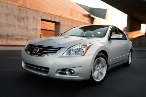 Nissan Altima Sedan (2010) - picture 8 of 50