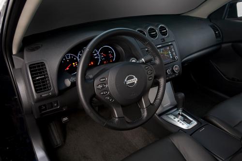 Nissan Altima Sedan (2010) - picture 40 of 50