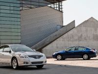 Nissan Altima Sedan (2010) - picture 2 of 50