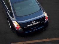 Nissan Altima Sedan (2010)