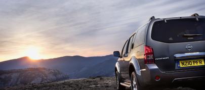 Nissan Pathfinder (2010) - picture 4 of 11