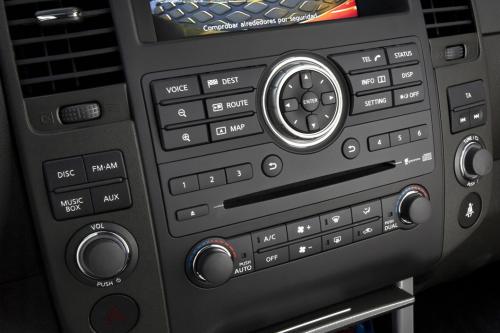 Nissan Pathfinder (2010) - picture 8 of 11