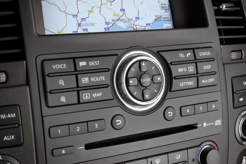 Nissan Pathfinder (2010) - picture 9 of 11