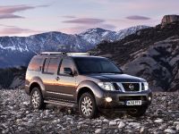 Nissan Pathfinder (2010) - picture 5 of 11