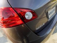 Nissan Rogue (2010) - picture 22 of 27