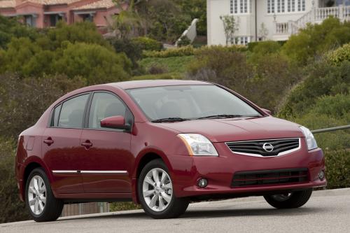 Nissan Sentra (2010) - picture 1 of 3