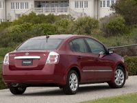 Nissan Sentra (2010) - picture 2 of 3