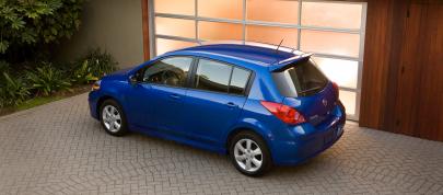 Nissan Versa (2010) - picture 12 of 35