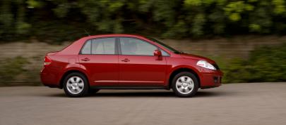 Nissan Versa (2010) - picture 23 of 35