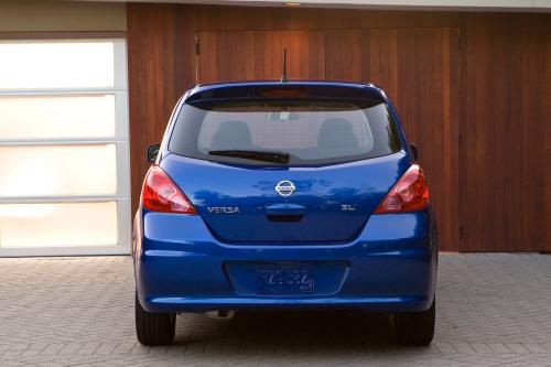 Nissan Versa (2010) - picture 16 of 35