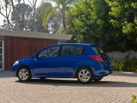 Nissan Versa (2010) - picture 4 of 35