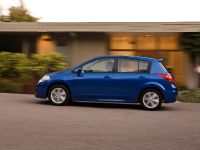 Nissan Versa (2010) - picture 18 of 35