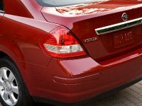 Nissan Versa (2010) - picture 26 of 35